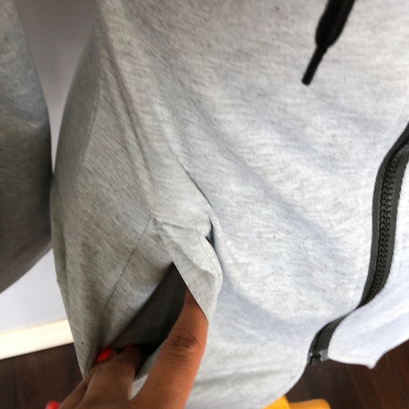 Zip up fitted hoody sweater - Picture 2 of 4